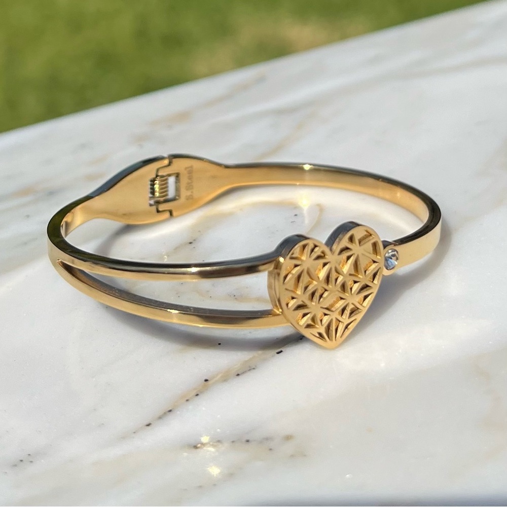 💛 Heart Center Asymmetrical Bracelet 💛 STAINLESS STEEL